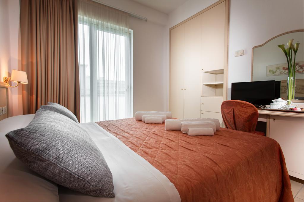 Hotel Mocambo Milano Marittima Habitación foto